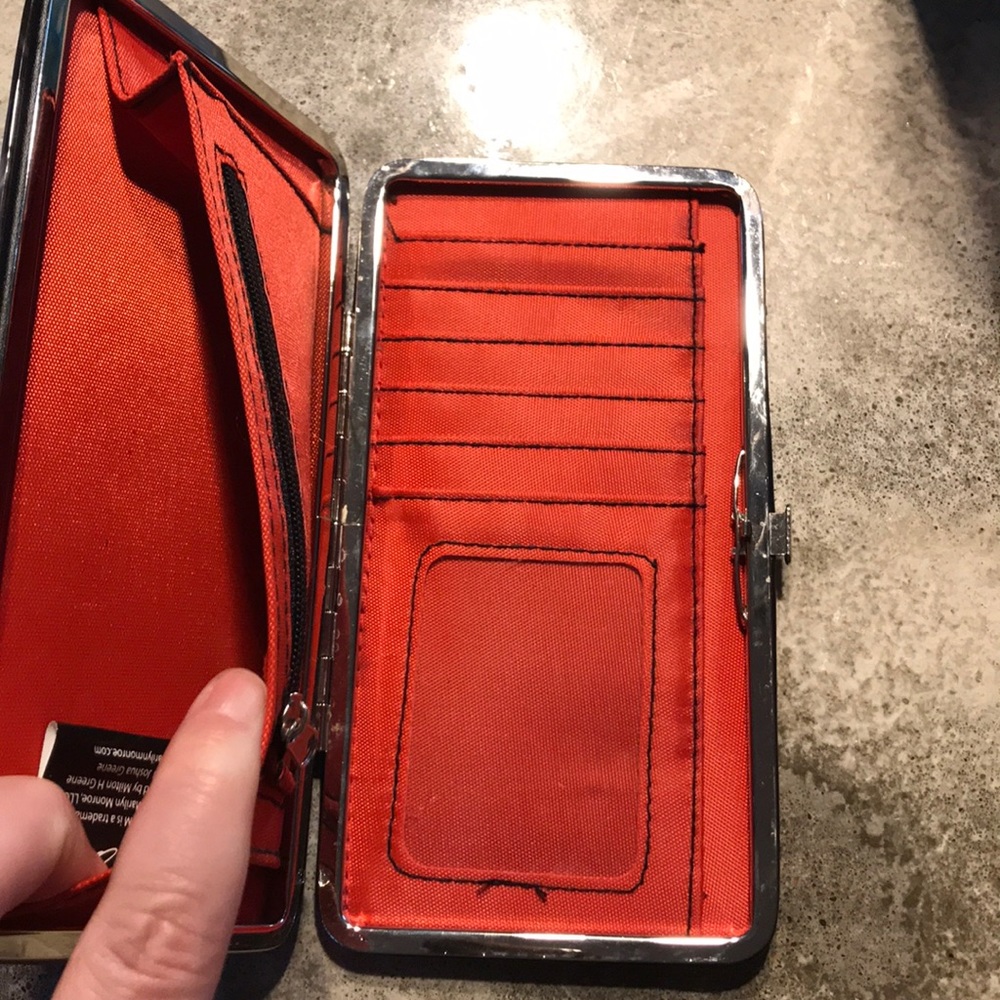 Marilyn Monroe Black Wallet with Red Accent - Picture 4 of 5
